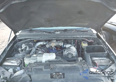 2002 Ford Excursion Limited from USA, damaged, VIN 1FMNU42F92EC84765